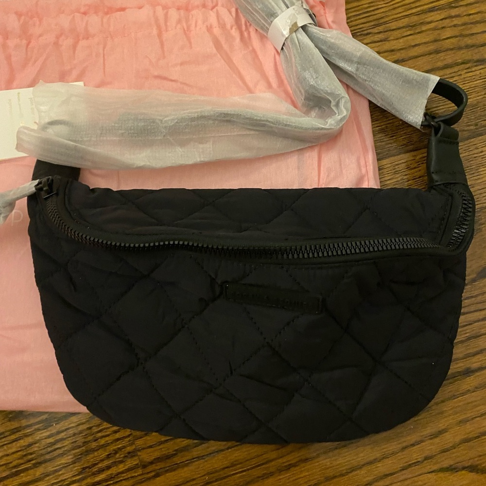 Poppy & Peonies Quilted Large Sidekick bag, Black